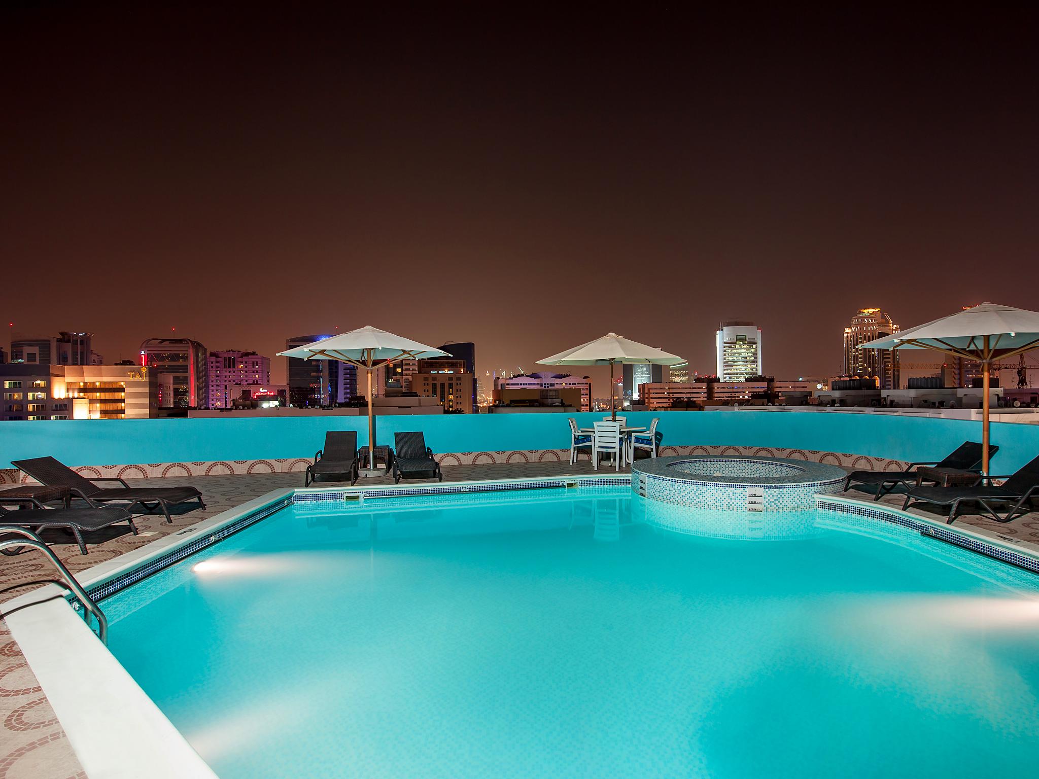 Howard Johnson Plaza By Wyndham Dubai Deira Extérieur photo